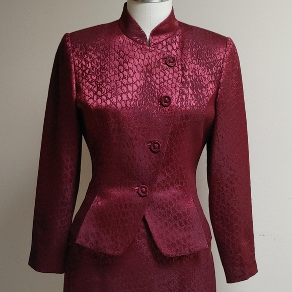 Albert Nipon Dresses & Skirts - Wool & Silk Brocade Albert Nipon Petite Suit in Burgundy